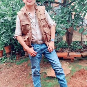 Meet your Posher, Daniel